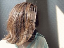 洗練された立体美と溢れる透明感。HERBYが贈る、大人の極上オーガニックカラーとハイライト