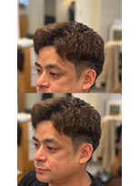 ゼロスバーバー(0's BARBER SHOP)&nbsp;束感黒髪ゆるめアイロンパーマ人気流行短髪メンズ