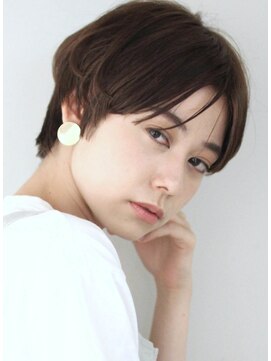 サーカス バイ ビュートリアム 青山(CIRCUS by BEAUTRIUM) ３０代　丸み　手入れ簡単　マッシュショート　ヘアスタイル