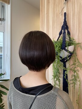 アドラーブル 万代店 (adorable) 大人かわいい☆小顔リップライン丸みショート