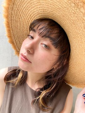 シア(sia) 【sia】インナーカラー/レイヤーカット