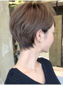 マッシュショート/レイヤー/前髪深め分け目なし/30代・40代