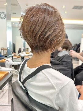 アンド ストーリーズ(&STORIES) ショートボブ髪型30代40代50代前髪あり前髪なし面長丸顔【荒牧】