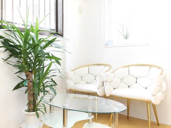 ホットリップ(HOTLIP)の写真/ベテランスタイリストの高技術をお手頃価格で◎長く通えるサロンにしたい。そんな願いが詰まっています！
