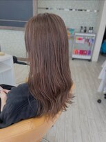 エマディライト(EMA DELIGHT)&nbsp;「ブリーチ＝派手」のイメージを覆す、大人カラー。