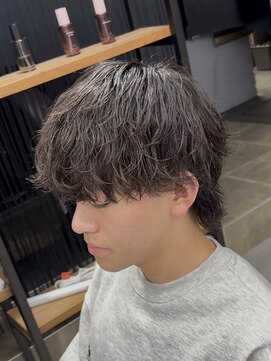 オーバルバイアピッシュ(OVARL by apish) シャドウパーマ波打ちスパイラルツイストパーマメンズパーマ