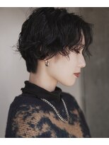 ケノミカ(KENOMIKA.)&nbsp;甘さのないショートパーマ　大人　モード