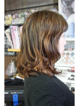 オーバーキャプテンネイキッド(OVER CAPTAIN NAKED) セミロングボブ×赤みを打ち消したソフトグラデーションカラー