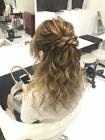 サロン ド リリー(salon de Lily)&nbsp;クシュっとルーズハーフアップ♪e