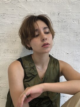 ネオリーブエム(Neolive em;) ワックスで作る、ラフ×無造作なクシュっとらくちんショート☆