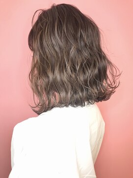 キャメル(Camel) 外ハネHighlightカラー