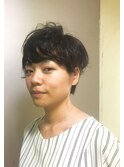 動きのあるクセ毛ショート
