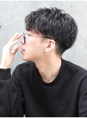 ルーズパーマ刈り上げショート黒髪