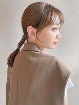 ベージュカラーミディアムタイトヘアアレンジaa