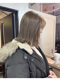ぱつっとロブとクリーミーなベージュカラー