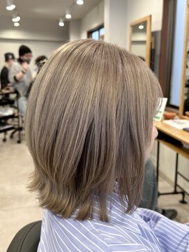 アフェクト 上大岡(affect) ことりベージュ/ウルフカット/ハッシュカット/ブリーチ/上大岡