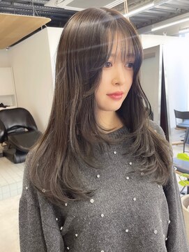 ソラ タビ(SORA tabi) ミディアムレイヤー/グレージュカラー