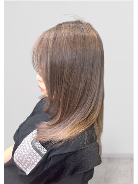 モア(moa) 透け感ブラウン