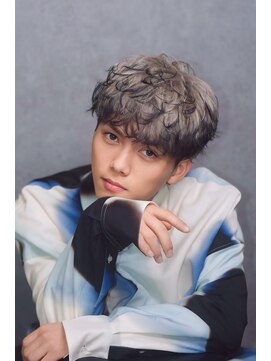 ノイル(Noil) 【KEISUKE∞ / メンズカット】エンドカラー無造作マッシュ