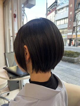 ショートボブ