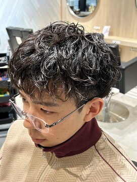 レボ 片町店(Revo) メンズショートパーマ