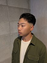 ワンワンオー バーバーショップ コンチネンタル(@110 BARBER SHOP continental)&nbsp;韓国風センターパートツーブロック