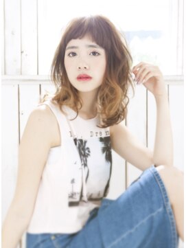 シャンプー 本庄店(SHAMPOO) ラフ感のあるウェーブとショートバングがキュート