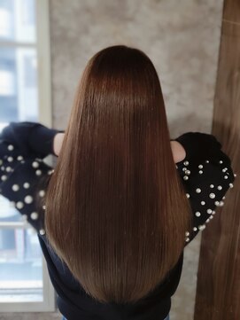 ビルギット(BIRGIT) 艶サラ王道ロングヘア