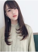大人かわいいロングレイヤーカット　アッシュブラウン