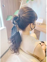 ララルーモ スタジオ(LaLarOomo STUDIO)&nbsp;【JR新宿東口3分西武新宿駅直結】スカーフアレンジポニー