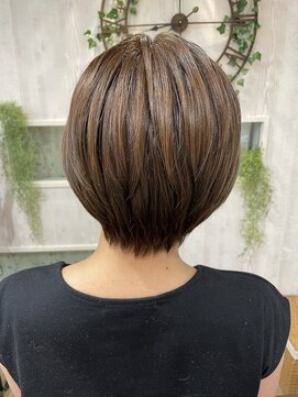 ラナ(Lana) 【Lana】愛されショート　大人可愛い　ミルクベージュ