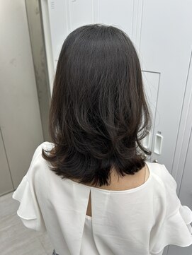 ビューナゴヤ 名駅(VIEW NAGOYA) くびレイヤー/外ハネ/セミディ/グレージュ/ウェットヘア