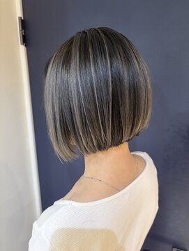 ブランシュ(Blanche) 切りっぱなしボブ