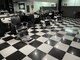 プラッキー(BLACKY)の写真/メンズの為のこだわりサロン！男の身だしなみはBARBER SHOP BLACKYにお任せ☆開放感のある広々した店内◎