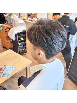 ヘアーゾーン ハチマルハチ 登戸駅前店(Hair Zone 808) メンズの白髪ぼかし