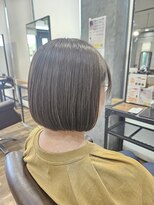 カットウェルズ ラブコオリヤマ 郡山店(Cut Well's Love Koriyama) まとまるグレージュの丸みボブ
