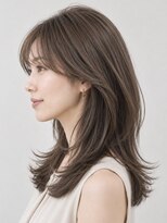 サーカス バイ ビュートリアム 青山(CIRCUS by BEAUTRIUM)&nbsp;顔周り 毛流れ 上品 大人 ミディアムレイヤー 表参道 青山