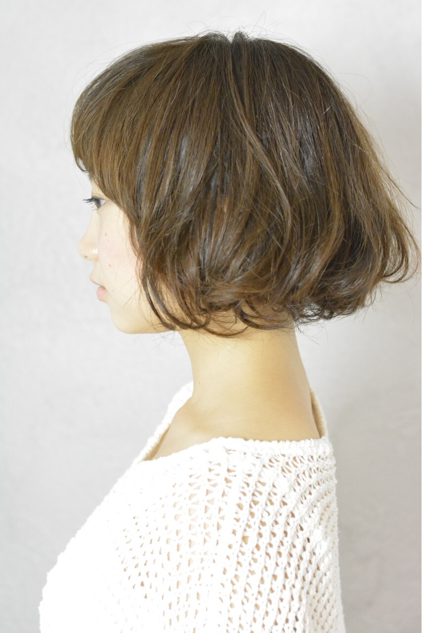 ショートボブ/ウェーブ/大きめカール/暗めカラー/レトロ/20代