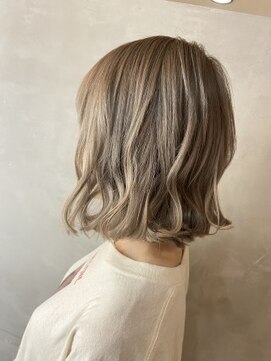 ジーナ(XENA) ハイグレージュ