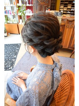 ベル(BELL) 華やかお呼ばれヘア