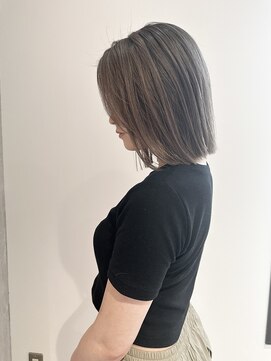 ヨーク(YOKE) YOKE 切りっぱなしボブハイトーングレージュ大人ボブ結べるボブ