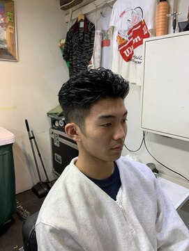 メリケンバーバーショップ フクオカ(MERICAN BARBERSHOP FUK) ハイライトマッシュパーマウルフアッシュブラック