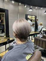 アルカナ 明治神宮前原宿(ARCANA)&nbsp;ウルフアッシュブラックカルマパーマベリーショート