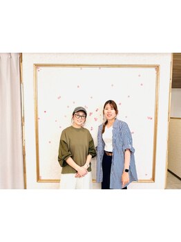 女性スタッフが多いからこそ、年齢を重ねるごとに増えていく髪のお悩みやヘアスタイルなども相談しやすい◎