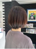 首のラインが綺麗に見えるグラデーションボブ