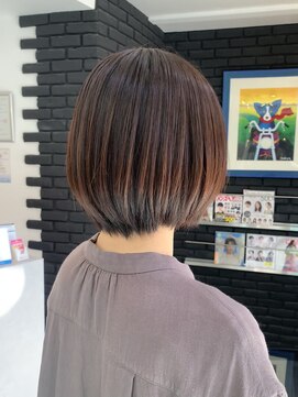 ヘアーアンドカラー ルジャルダン 葛西店(le jardin) 首のラインが綺麗に見えるグラデーションボブ