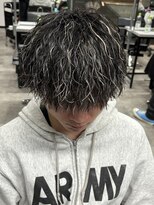 イーラ(era) ホワイトメッシュパーマ メンズ マッシュ 眉毛 フェード