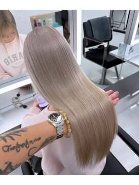 テイス 新宿(TACE) [新宿駅/ココアベージュ/クラゲヘアー/オリーブグレー]