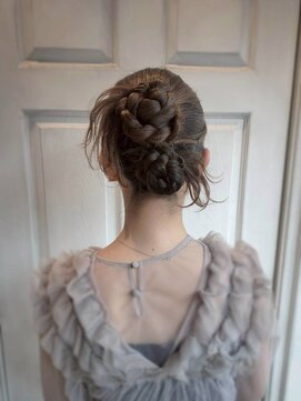 アロマ ヘアー ルーム 新宿3号店(AROMA hair room) 結婚式/二次会/パーティ/お呼ばれ/高めお団子/編み込みアレンジ