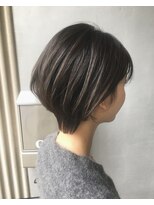 オリ(oli) 骨格矯正ショートスタイル　スタイリッシュなヘアスタイル